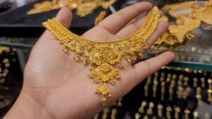 سونے کی قیمت  میں کئی دنوں کے اضافے کے بعد کمی